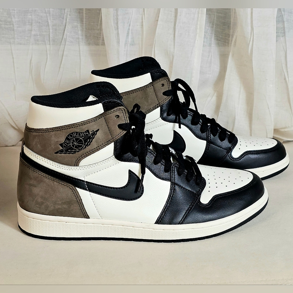 Nike Air Jordan 1 Retro High OG Dark Mocha Size 11 555088-105 GOAT Verified - Picture 7 of 16